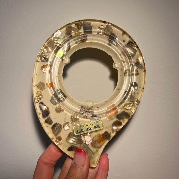 Vintage 1970’s Detroit Souvenir Trivet Lucite Pearl Abalone Trivet - Picture 10 of 10